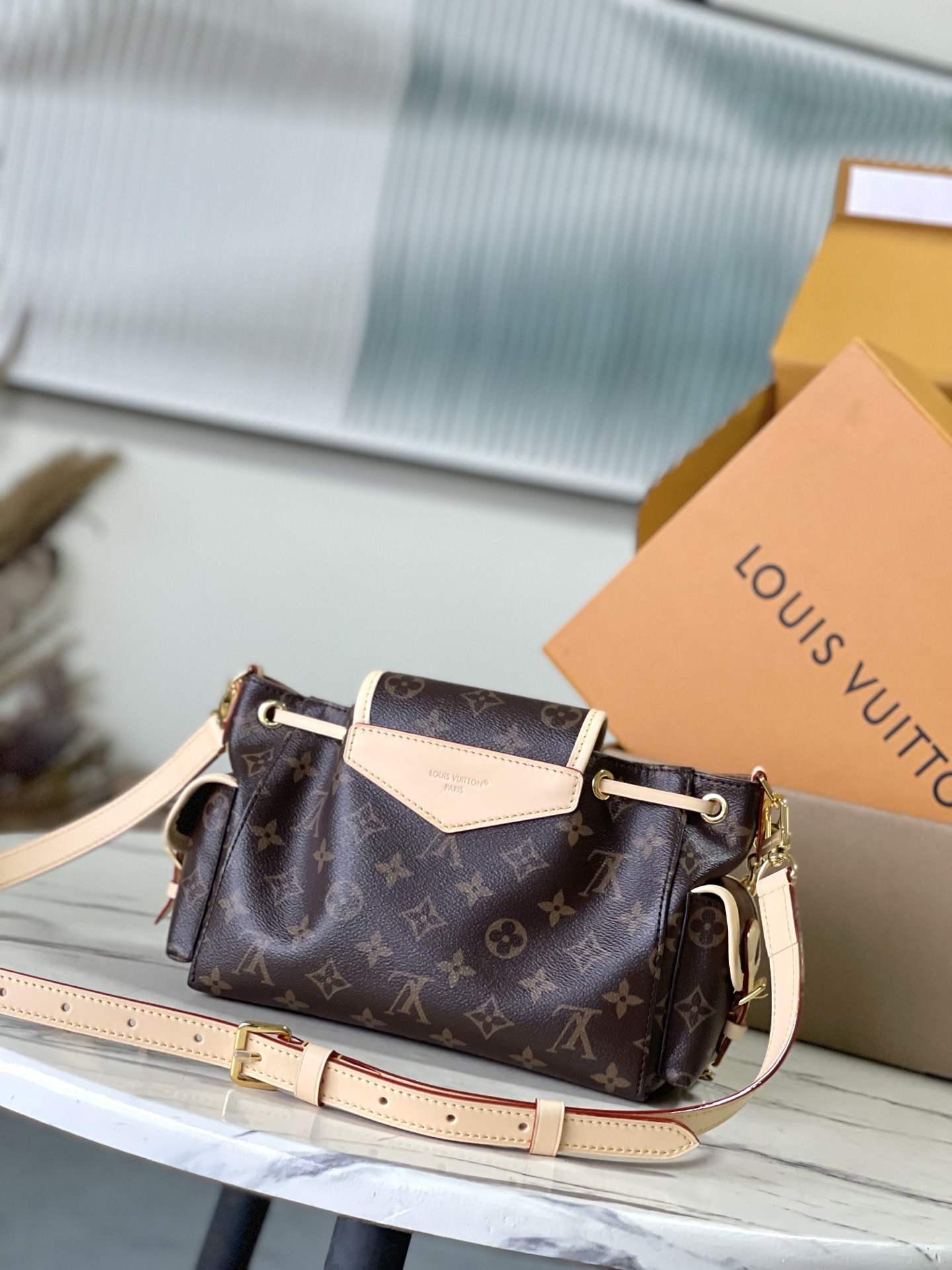 L*ouis V*uitton Top Bag