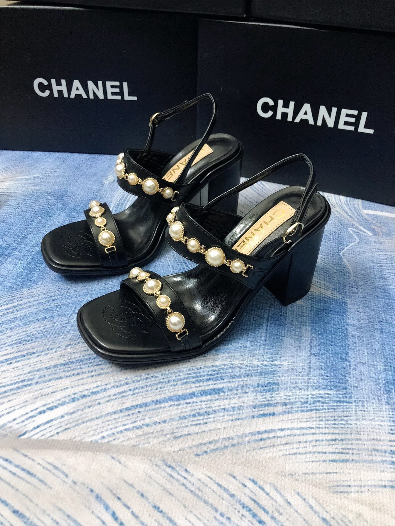 Women Top Quality C*hanel shoes