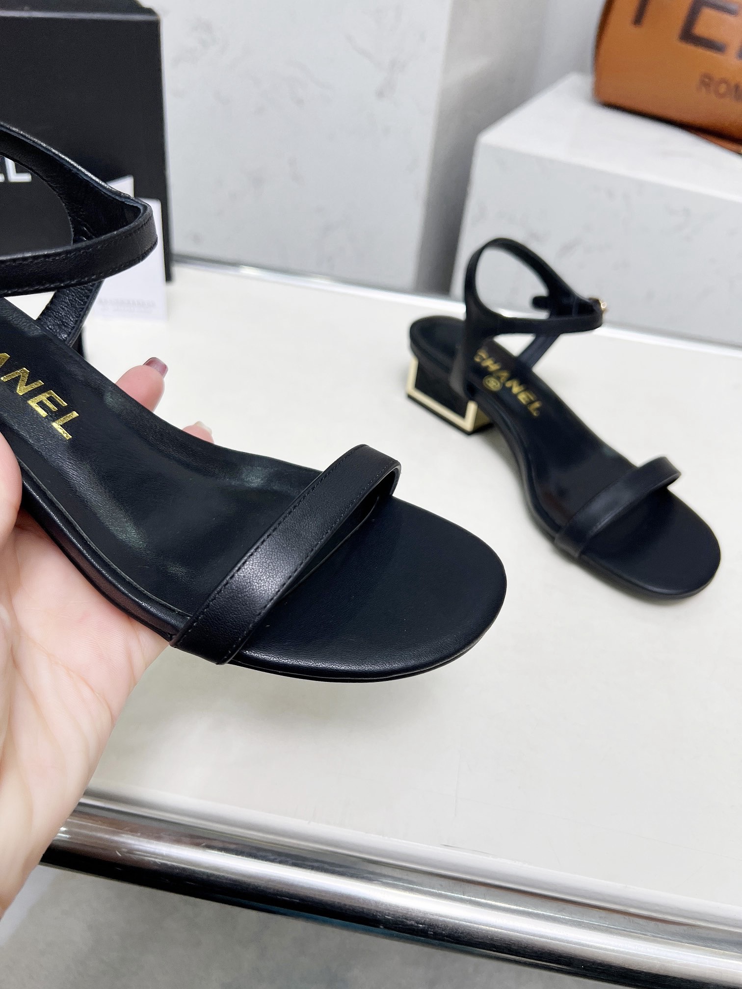 Women Top Quality C*hanel shoes