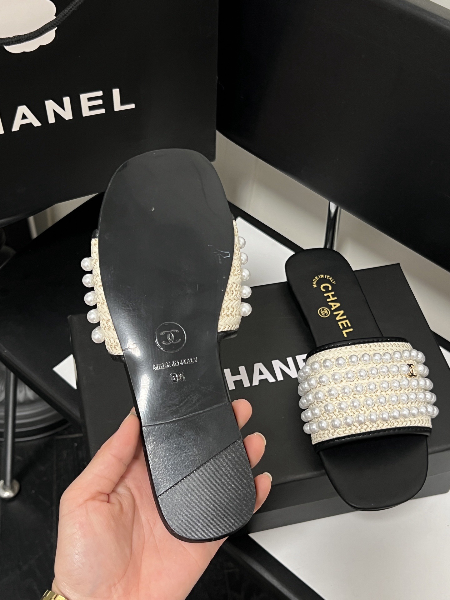 Women Top Quality C*hanel shoes