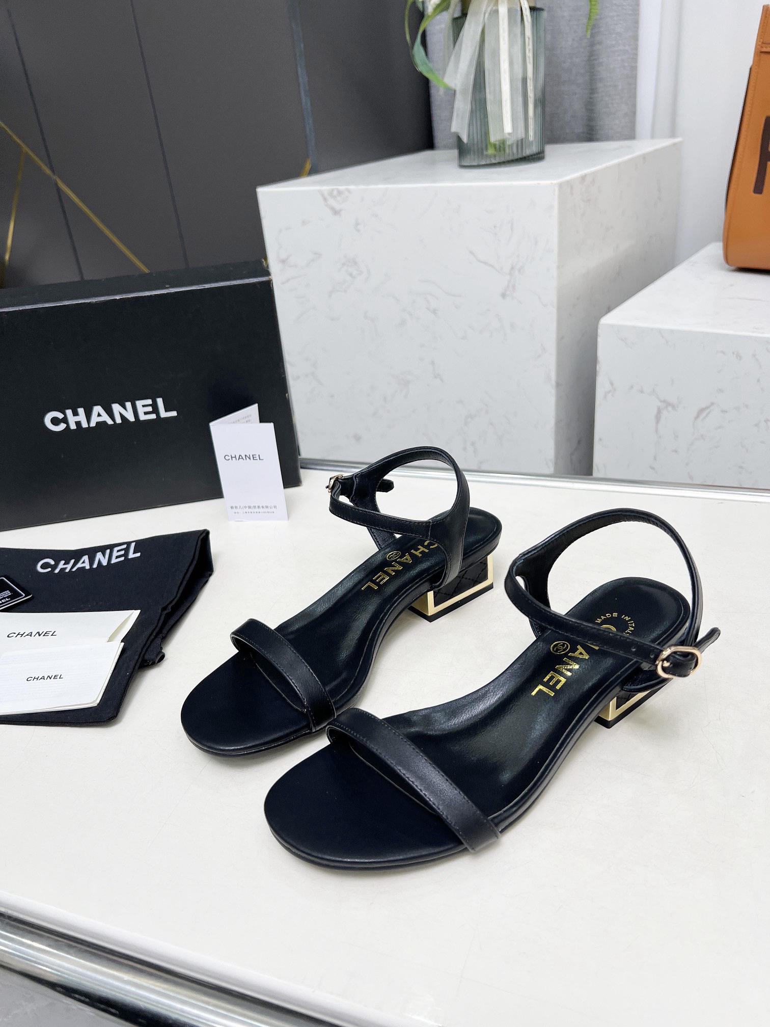 Women Top Quality C*hanel shoes