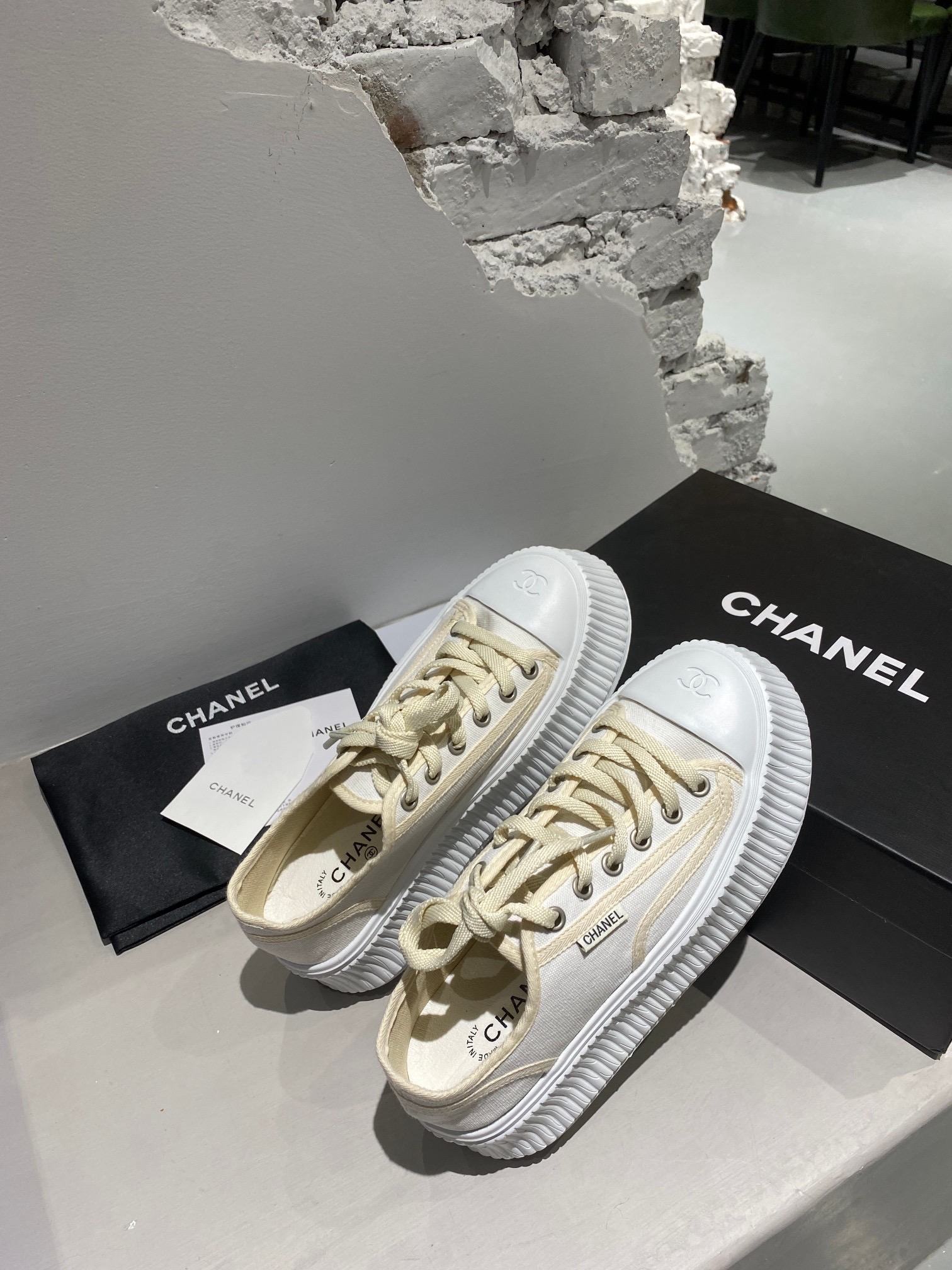 Women Top Quality C*hanel shoes