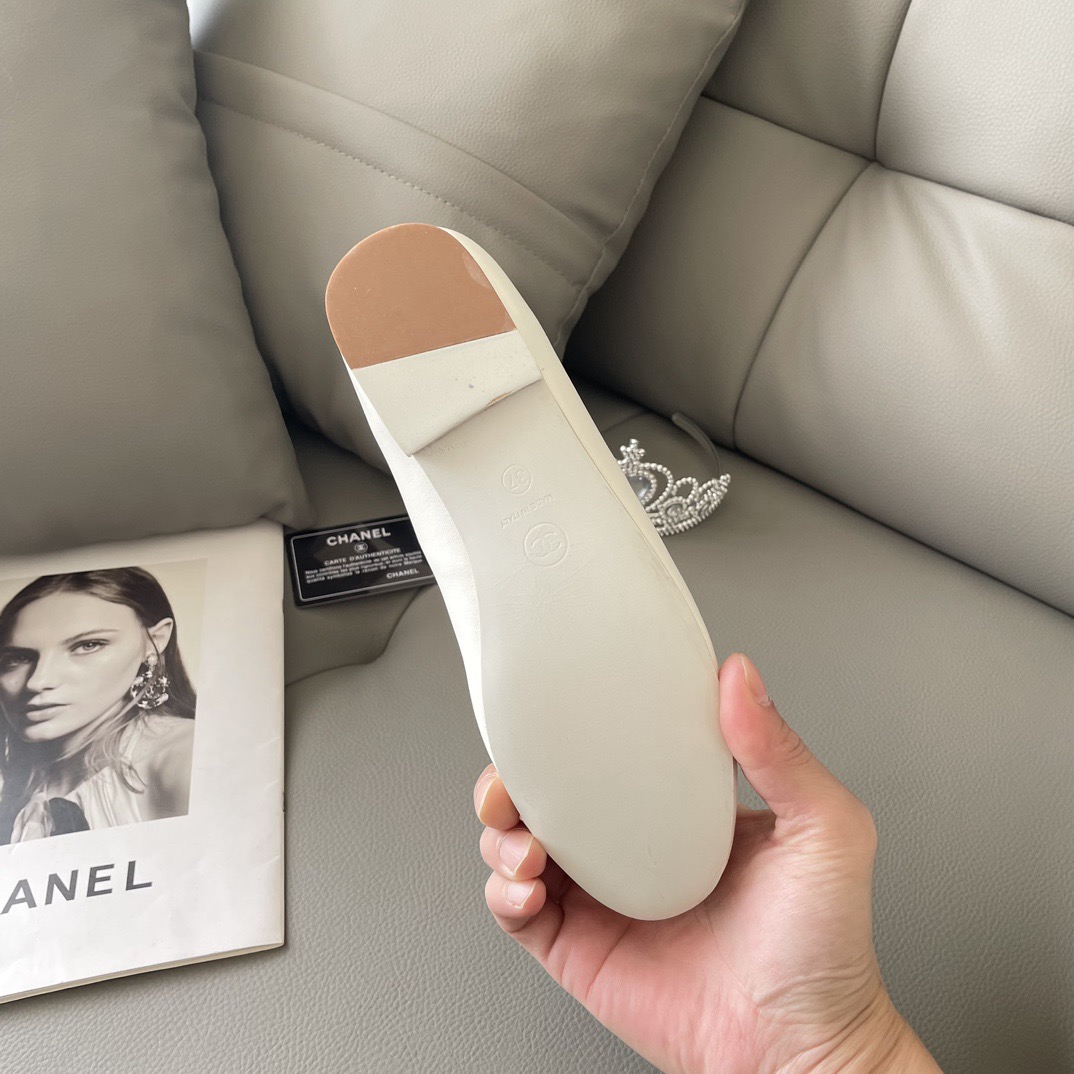 Women Top Quality C*hanel shoes