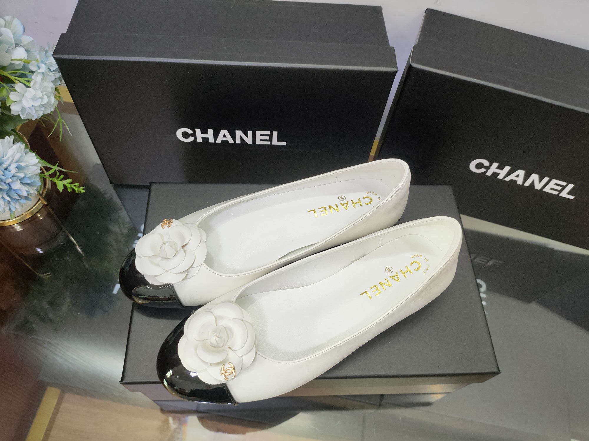 Women Top Quality C*hanel shoes