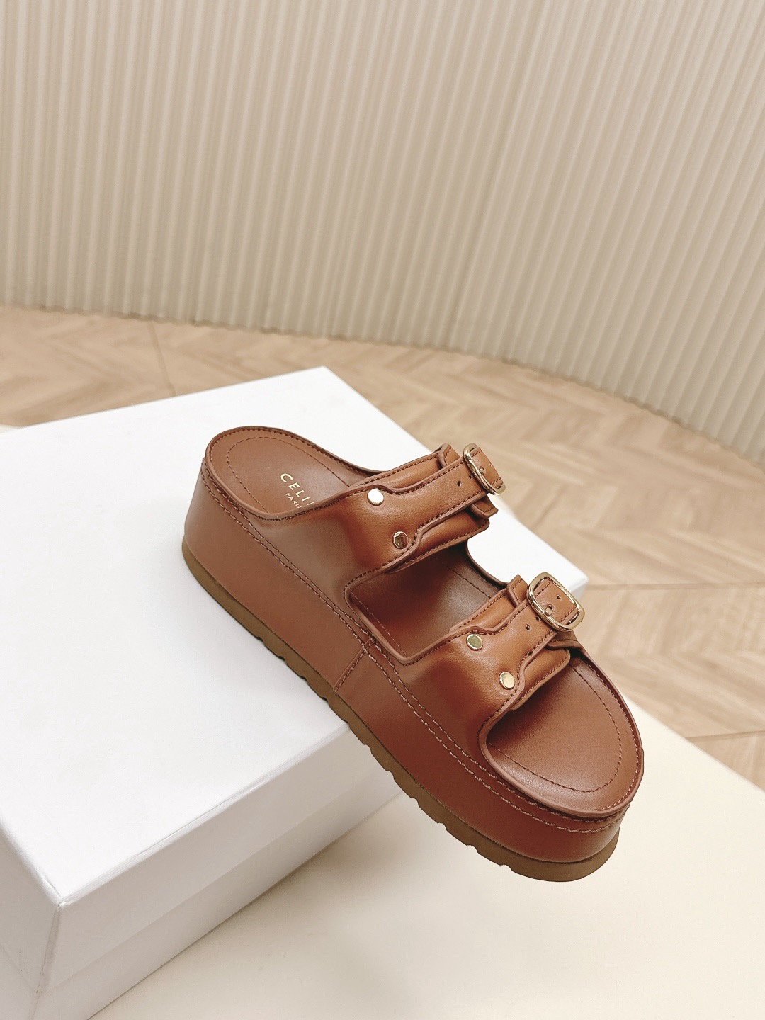 Women Top Quality C*eline shoes