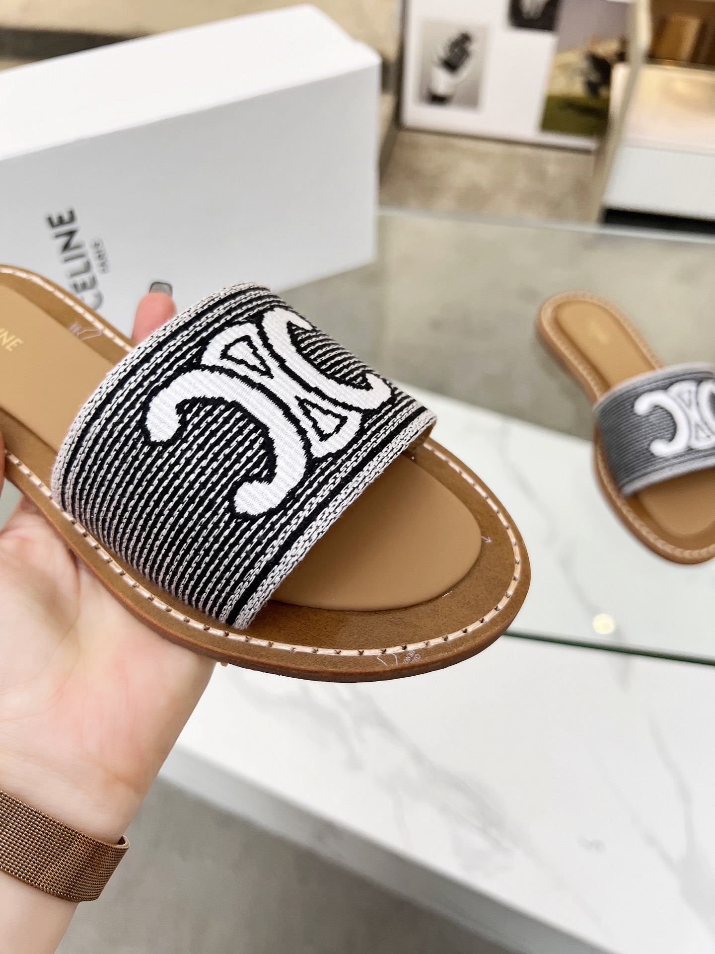 Women Top Quality C*eline shoes