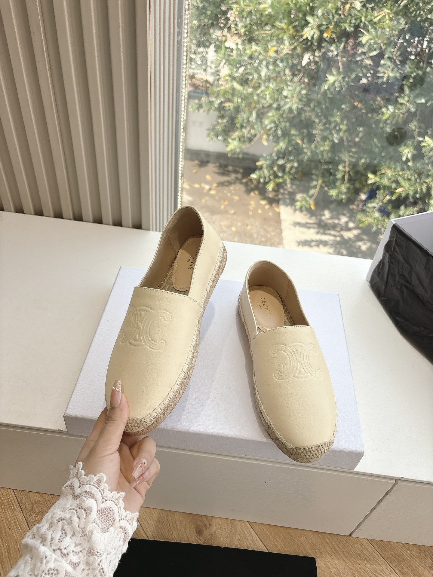 Women Top Quality C*eline shoes