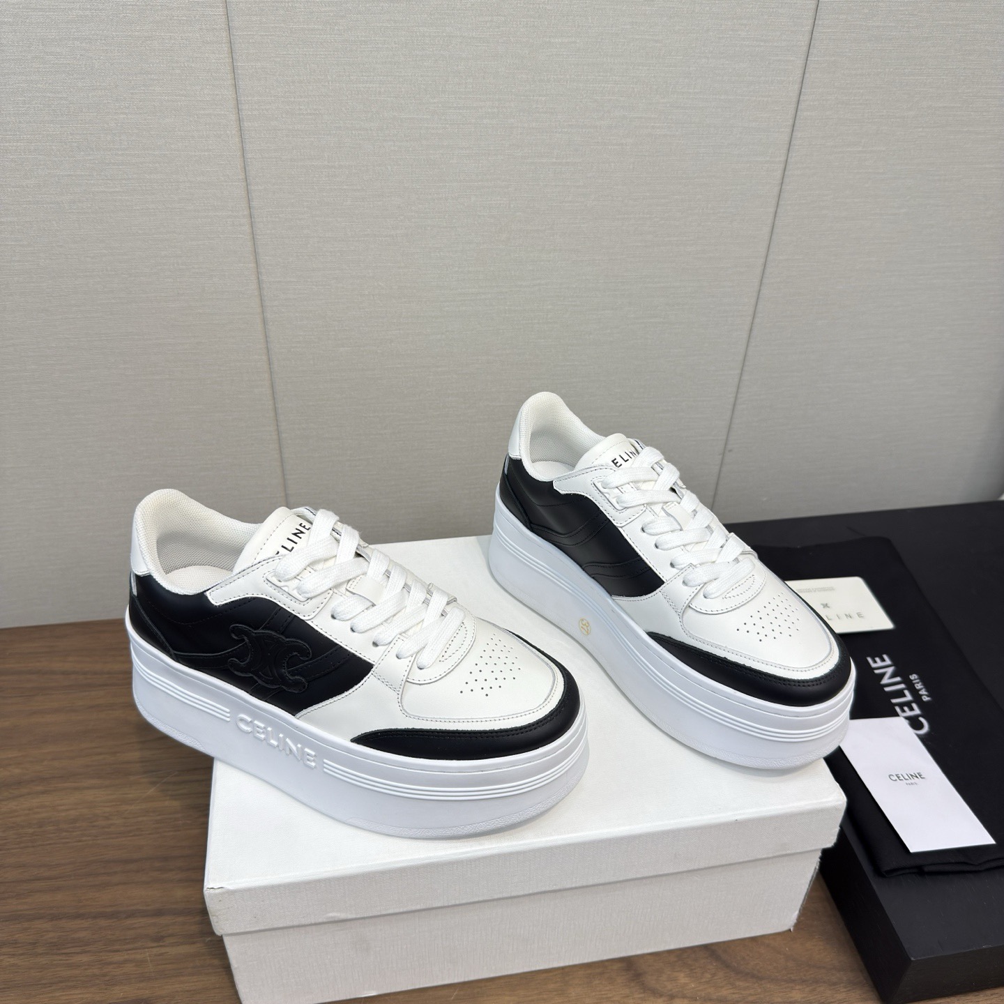 Women Top Quality C*eline shoes