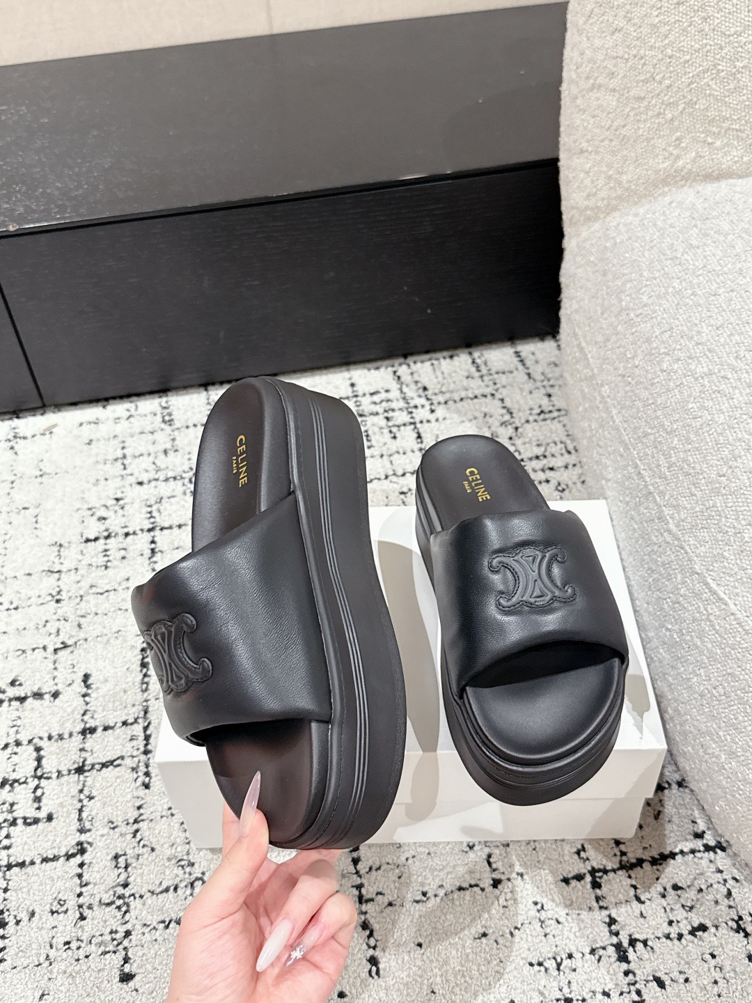 Women Top Quality C*eline shoes