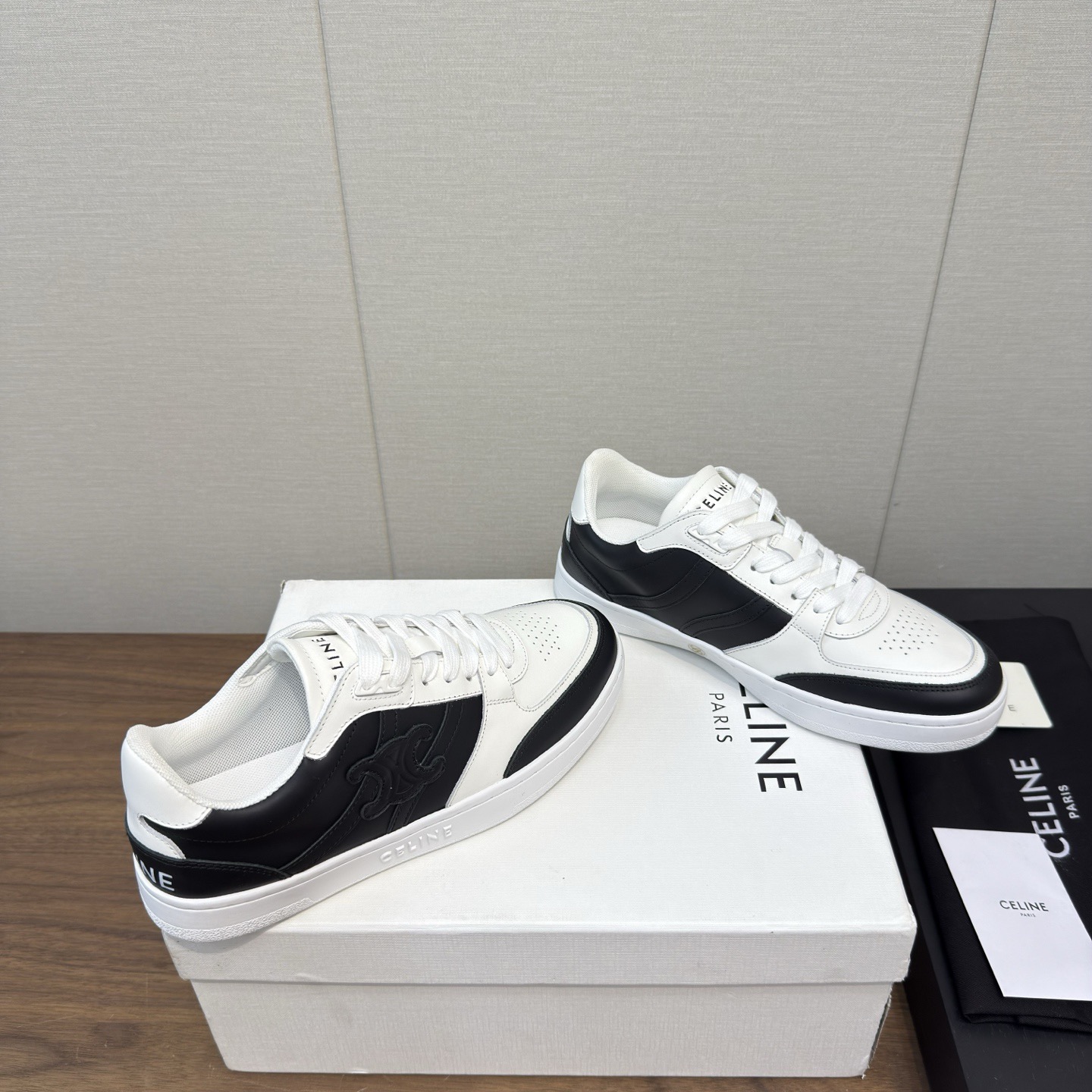 Women Top Quality C*eline shoes