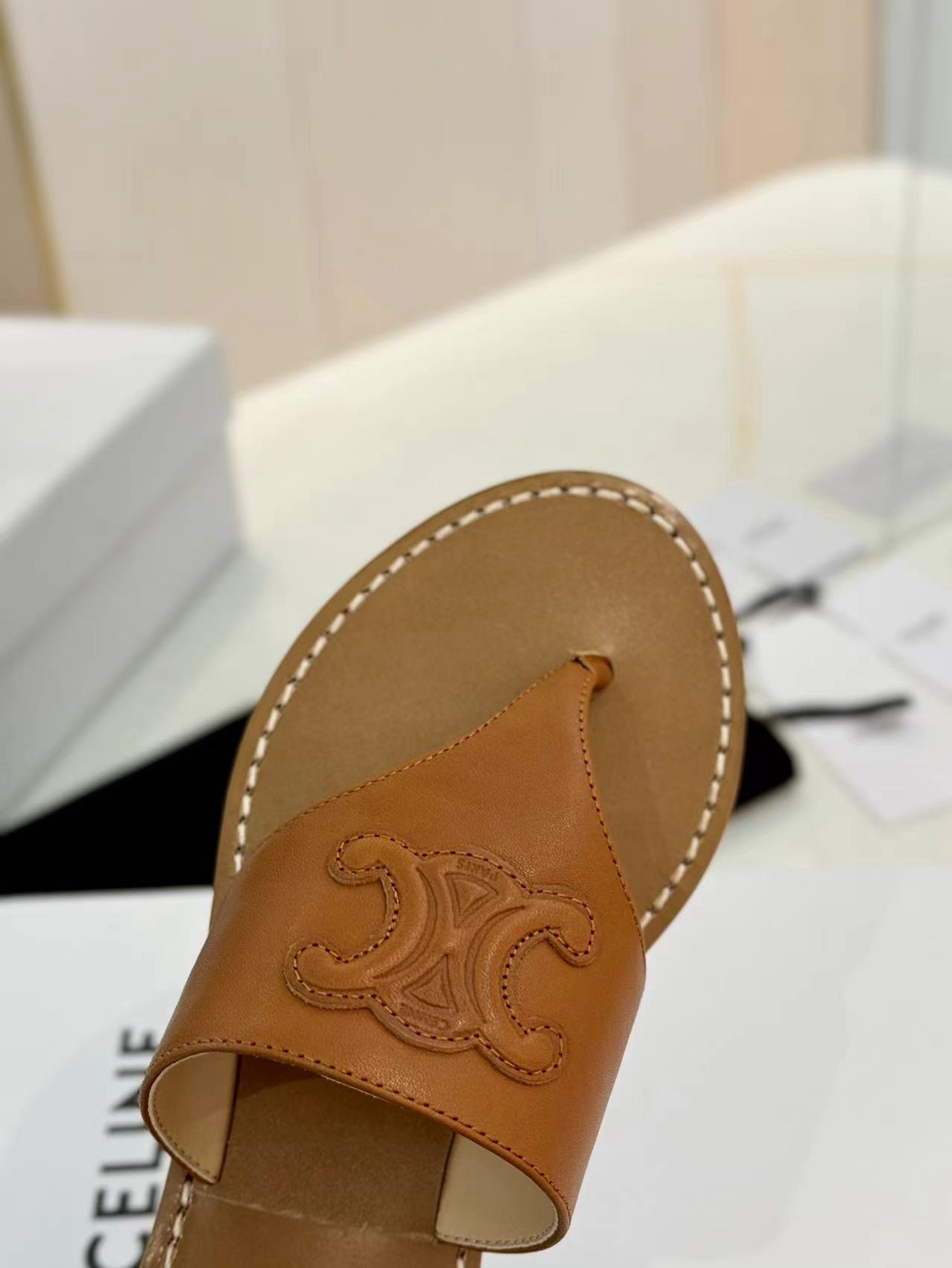 Women Top Quality C*eline shoes