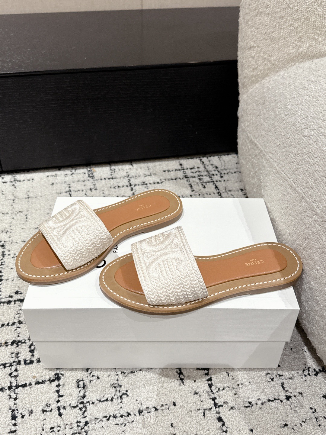 Women Top Quality C*eline shoes