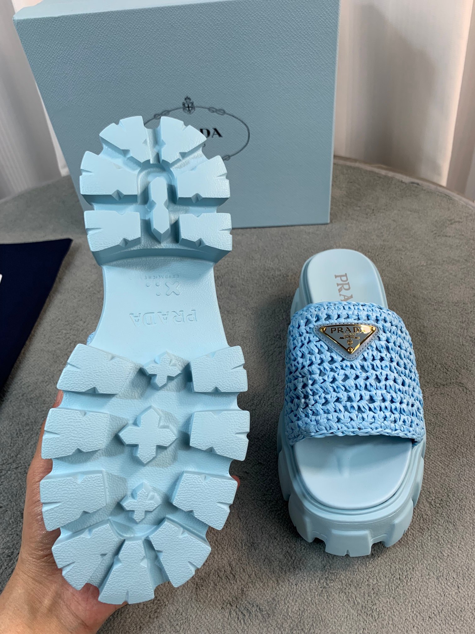 Women Top Quality P*rada shoes