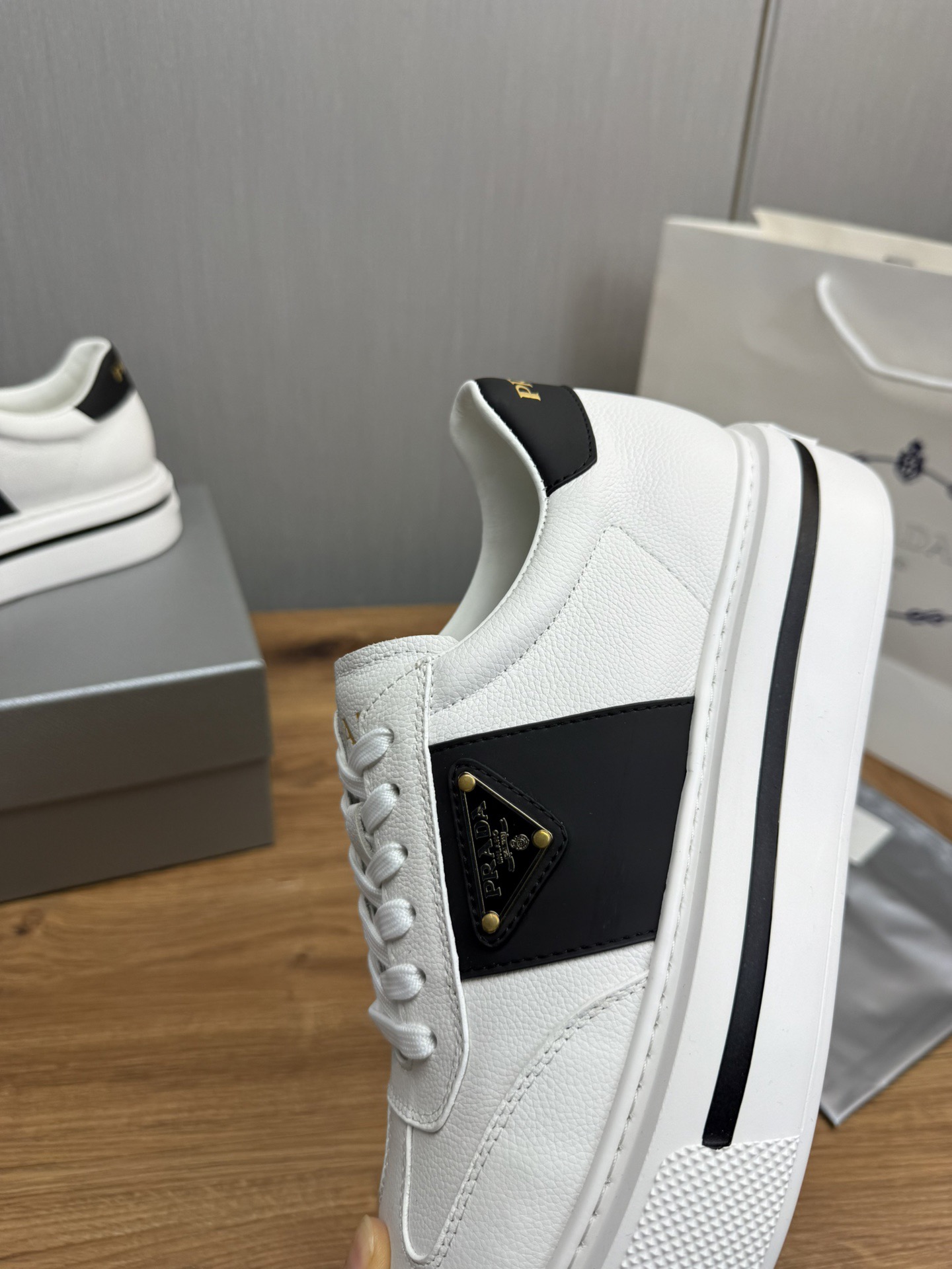 Women Men Top Quality P*rada shoes