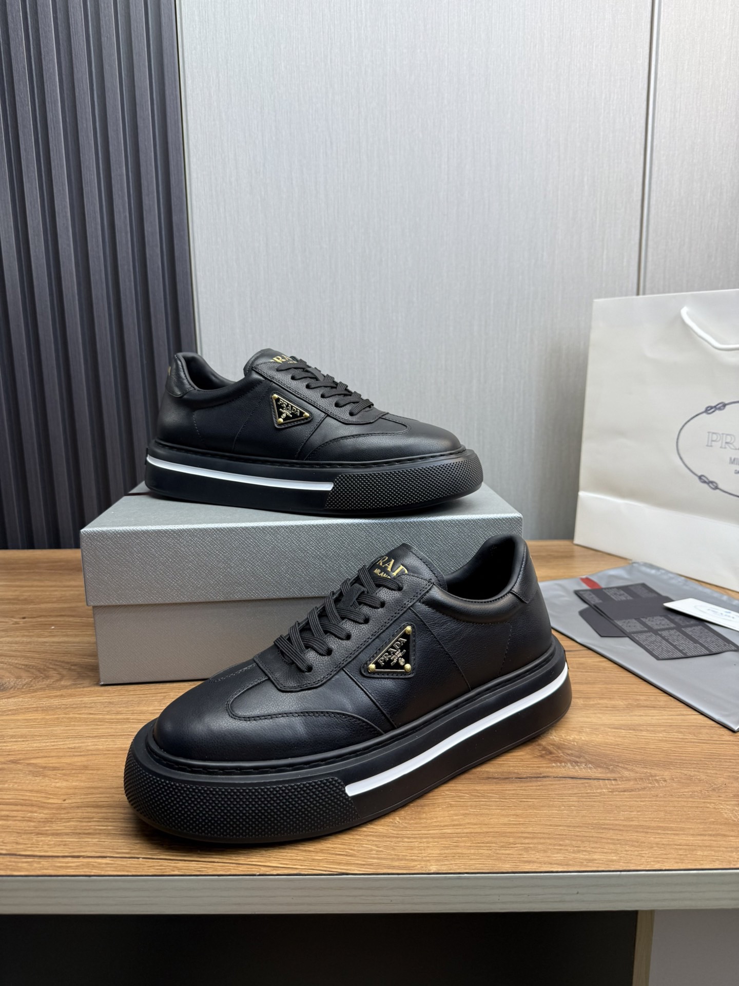 Women Men Top Quality P*rada shoes
