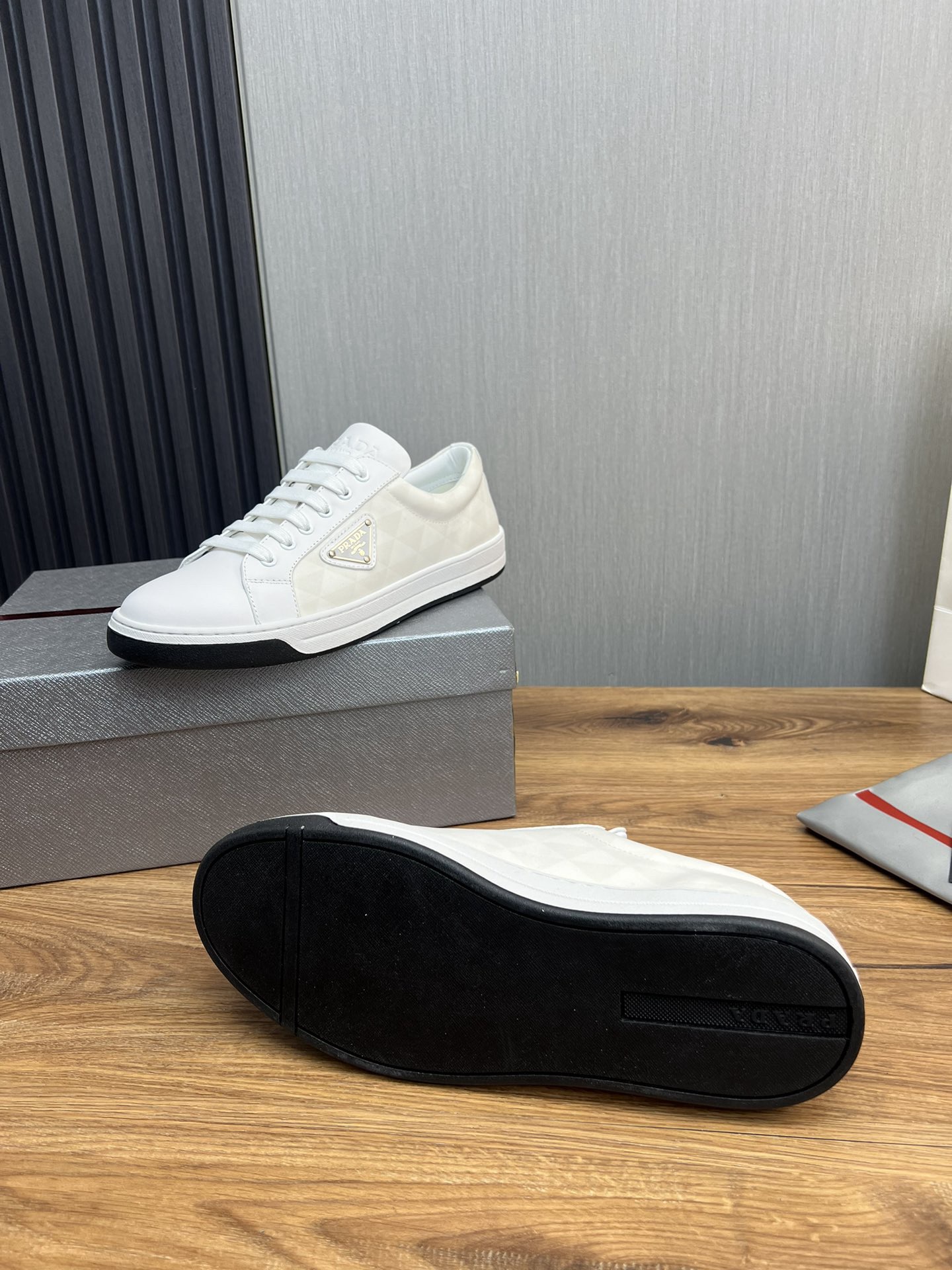 Women Men Top Quality P*rada shoes