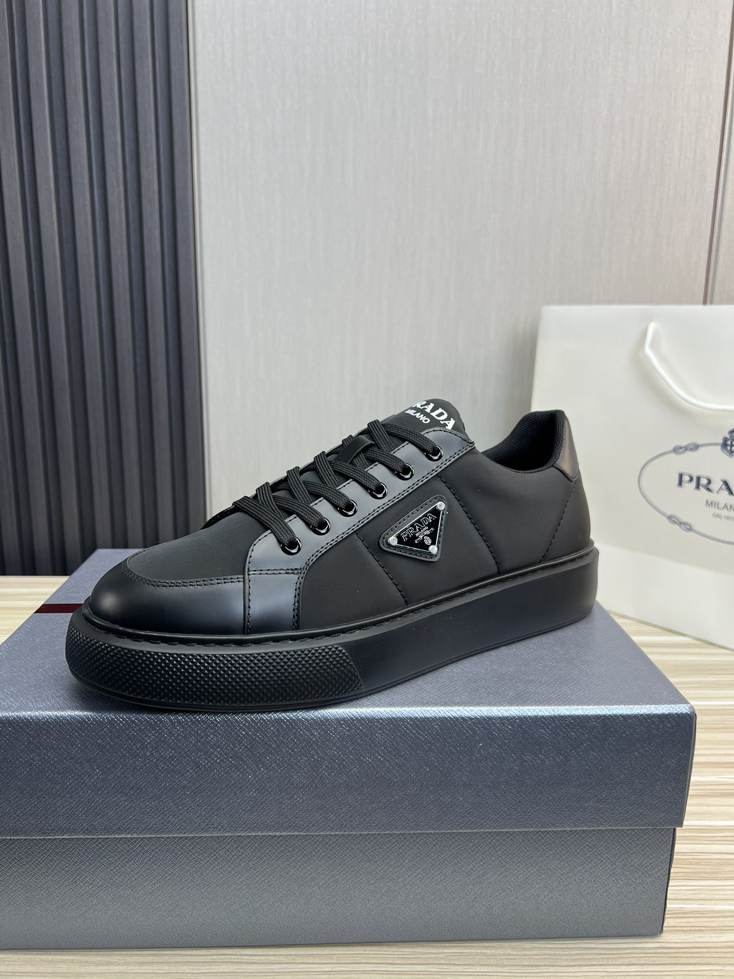 Women Men Top Quality P*rada shoes