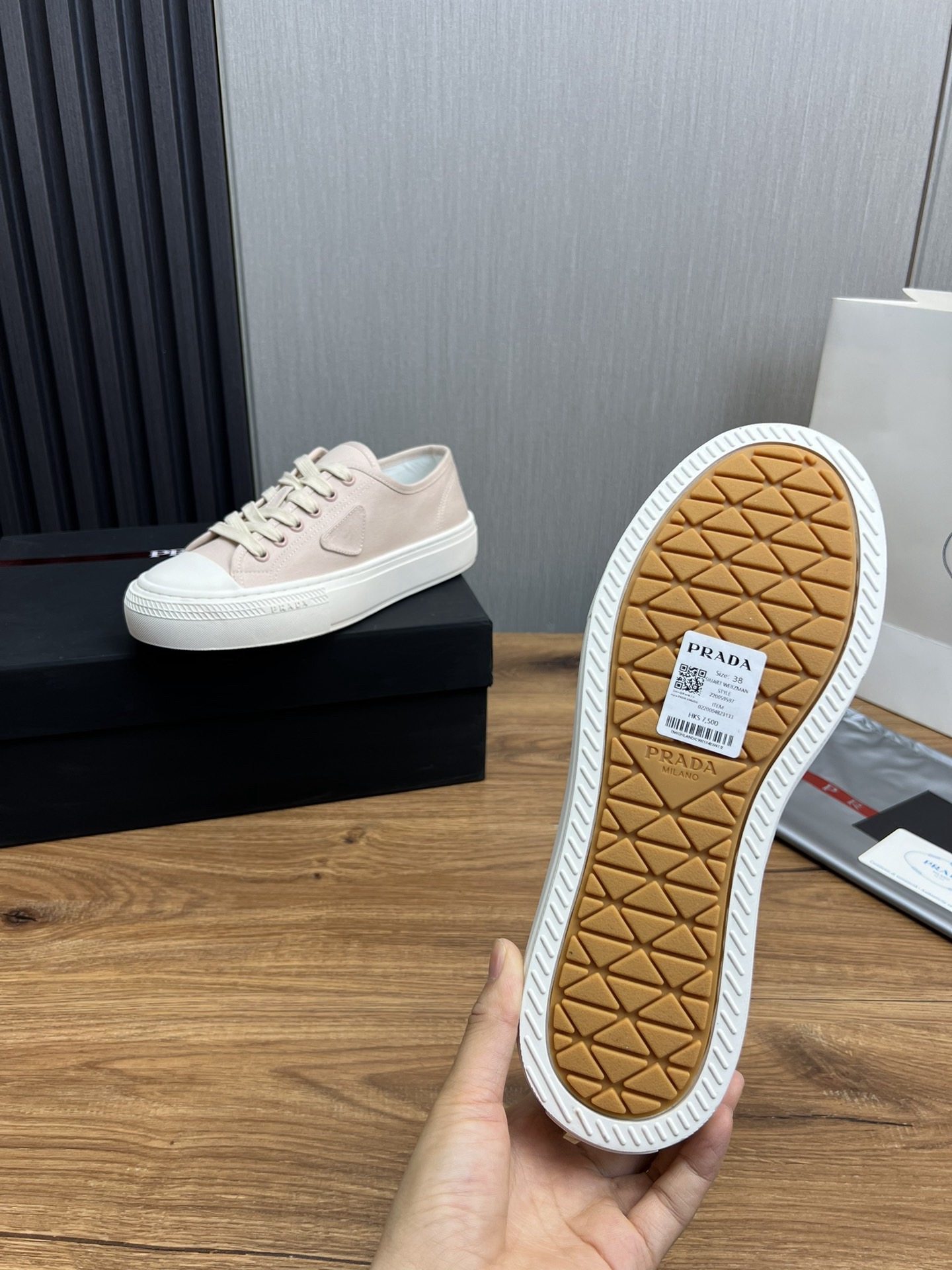 Women Men Top Quality P*rada shoes