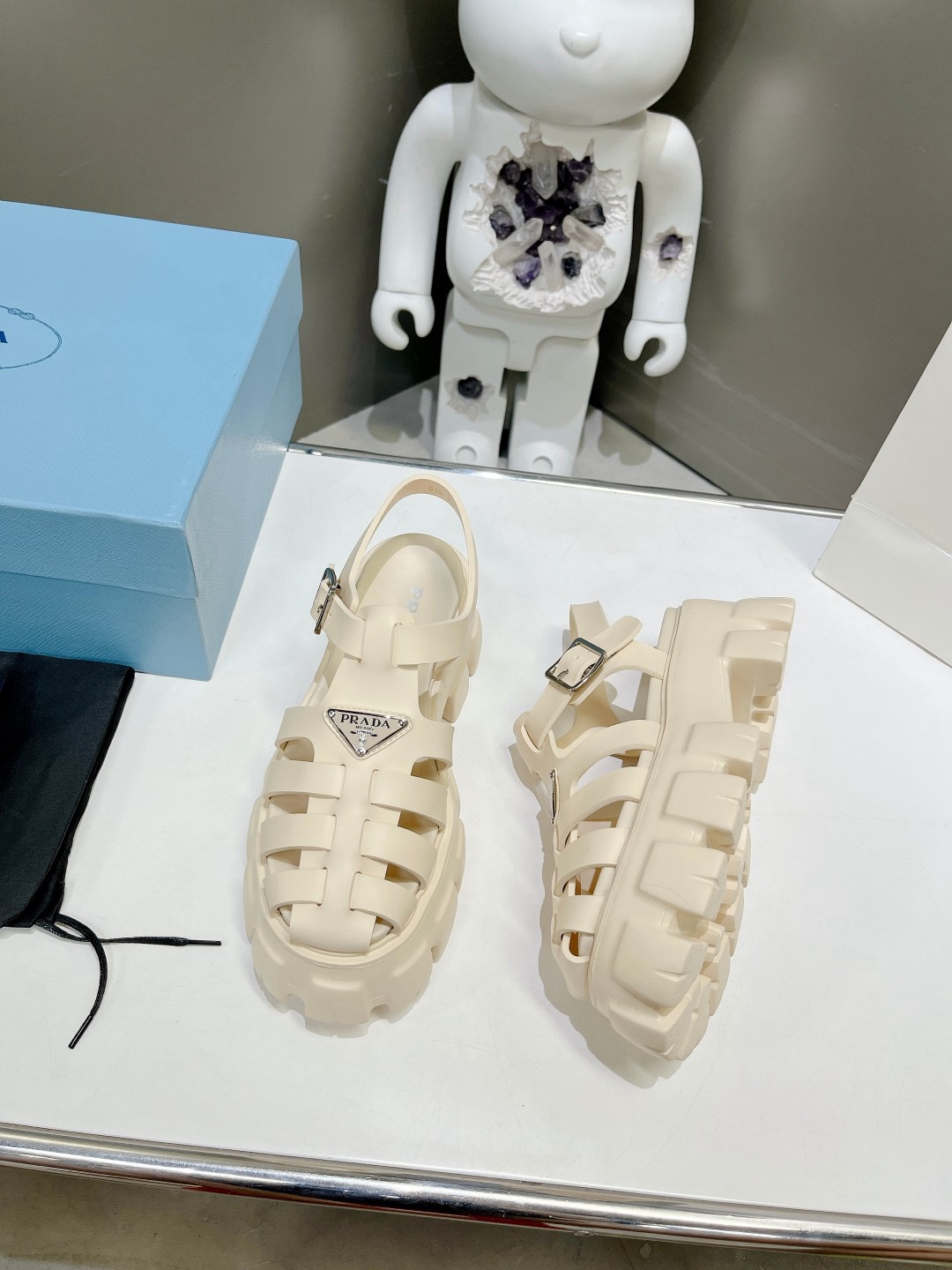 Women Top Quality P*rada shoes