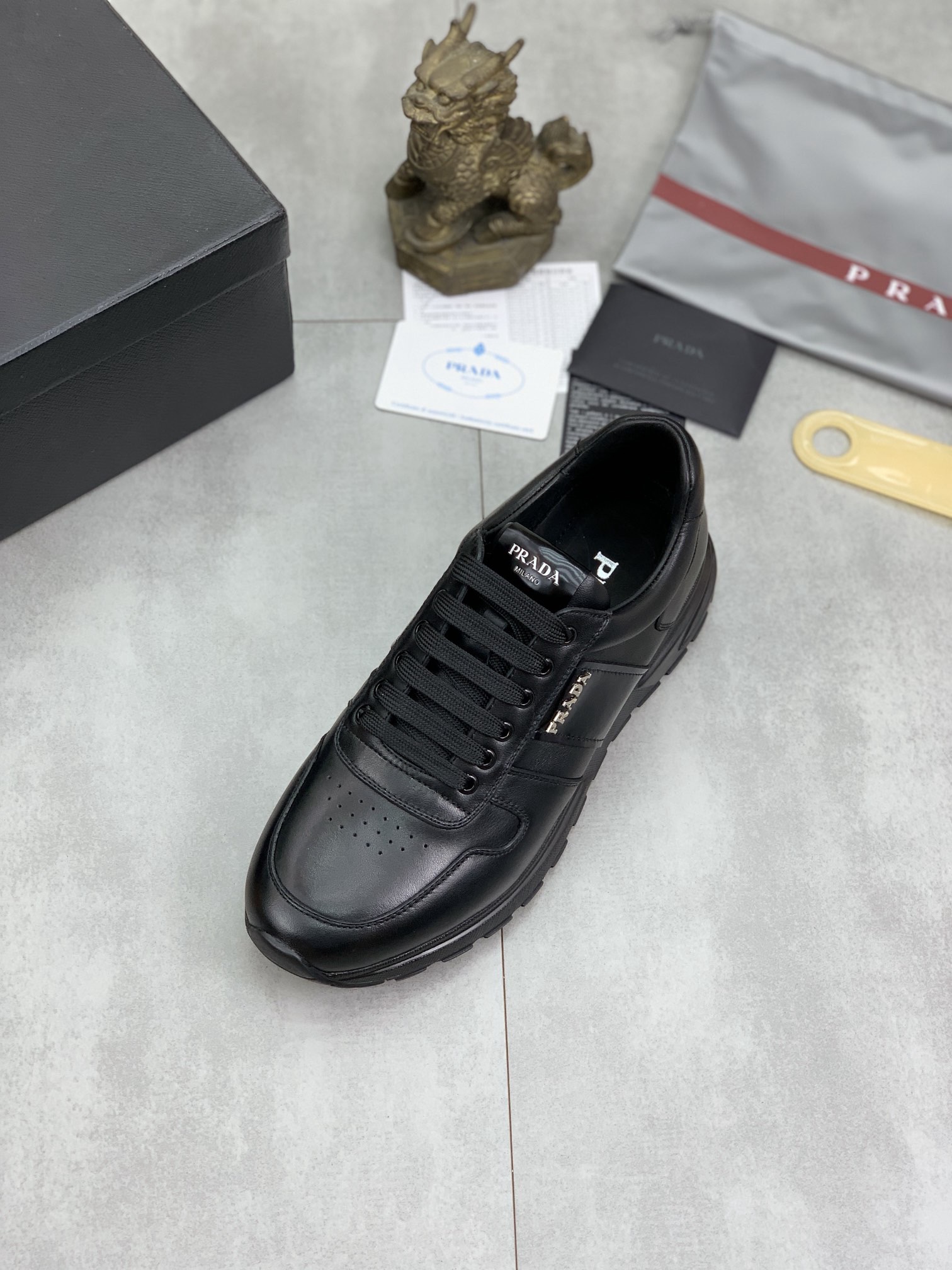 Women Men Top Quality P*rada shoes