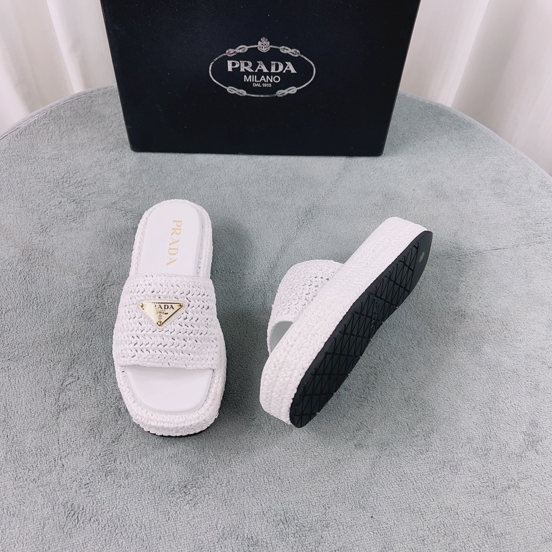 Women Top Quality P*rada shoes